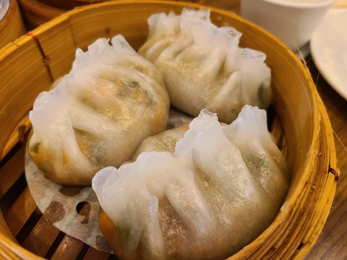 Steamed Shrimp & Scallop Dumpling