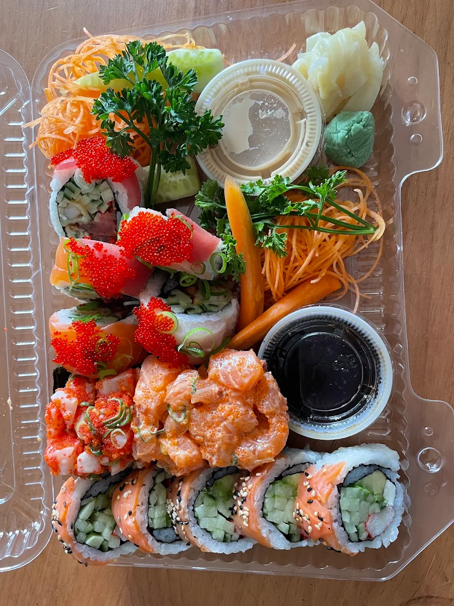 Spicy Salmon and Spicy Scallop