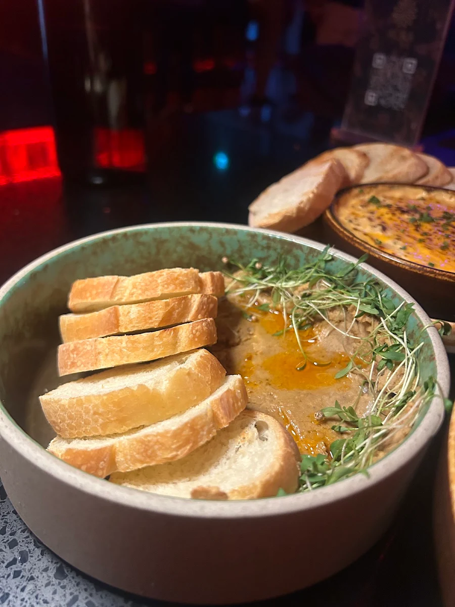Black Garlic Hummus