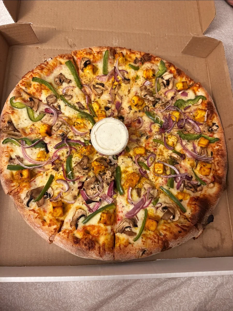 Thin Crust Paneer Pizza