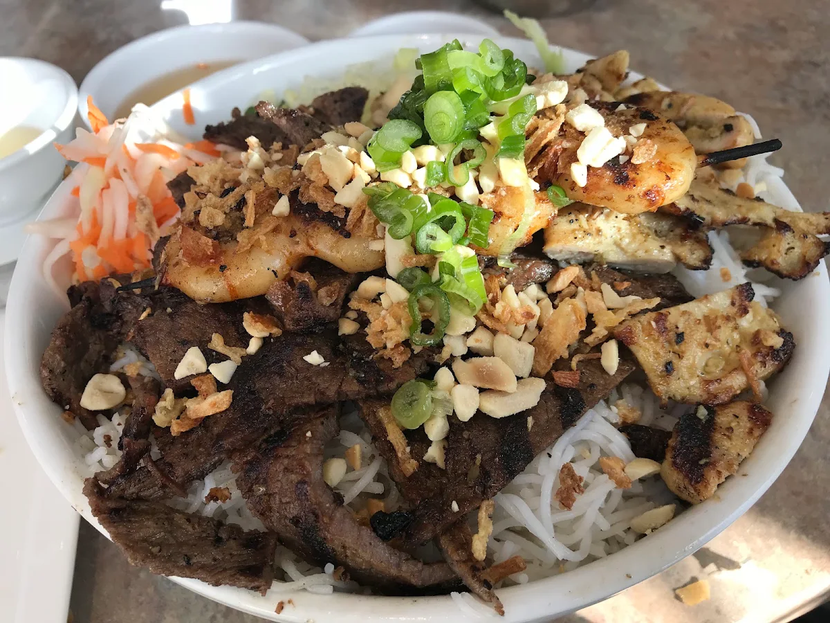 Grilled Pork and Spring Rolls Bun Thit Nuong Cha Gio