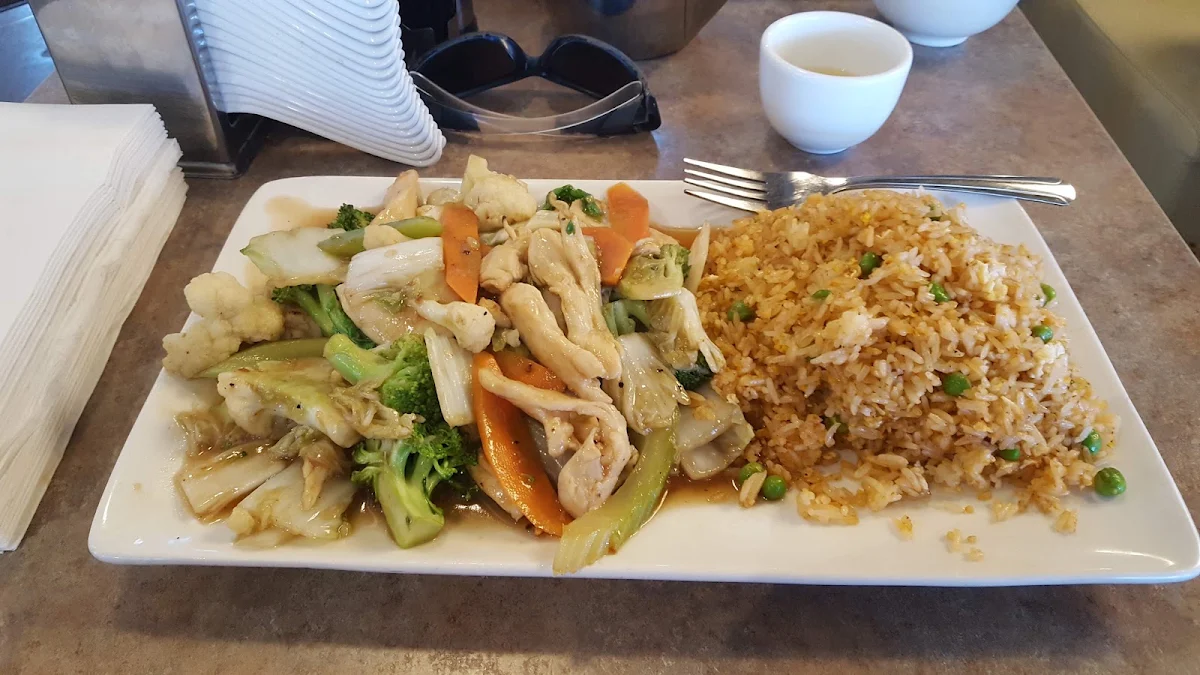 Vegetables Fried Rice with Oyster Sauce