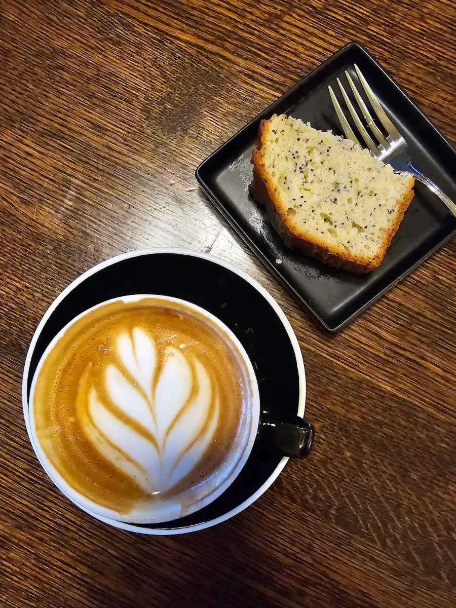 Latte and Lemon Poppy Seeds Cake