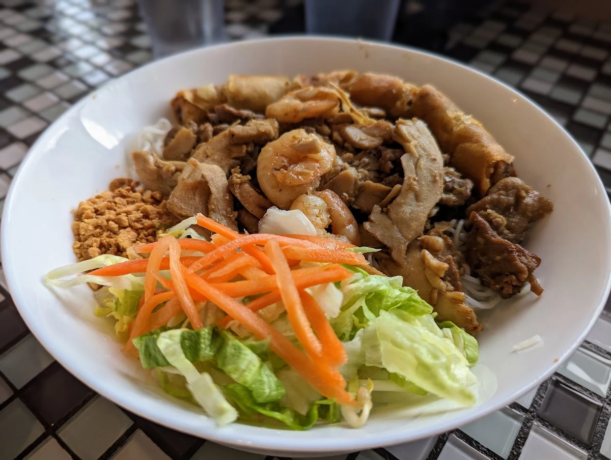 Special Vermicelli Grilled Beef Chicken Shrimp Grilled Pork and Spring Roll