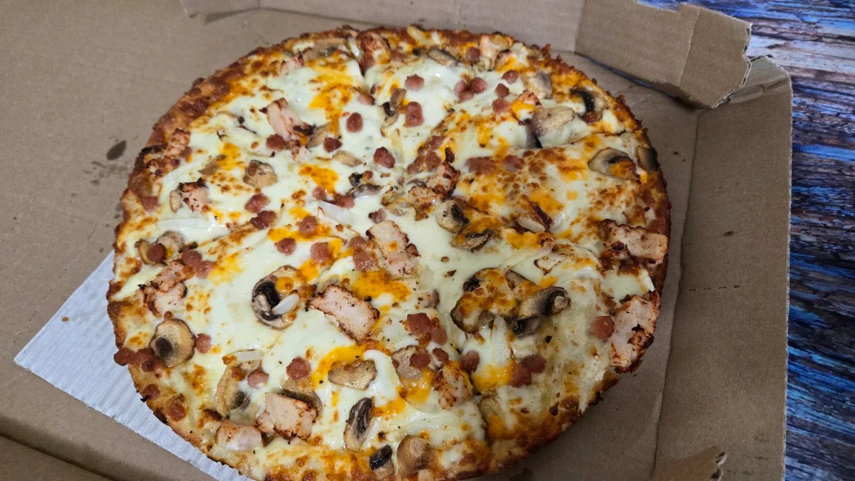 Chicken Alfredo Pan Pizza