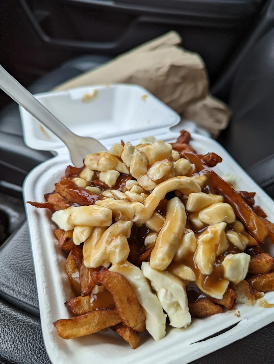 Poutine Saucisse à Hot Dogs