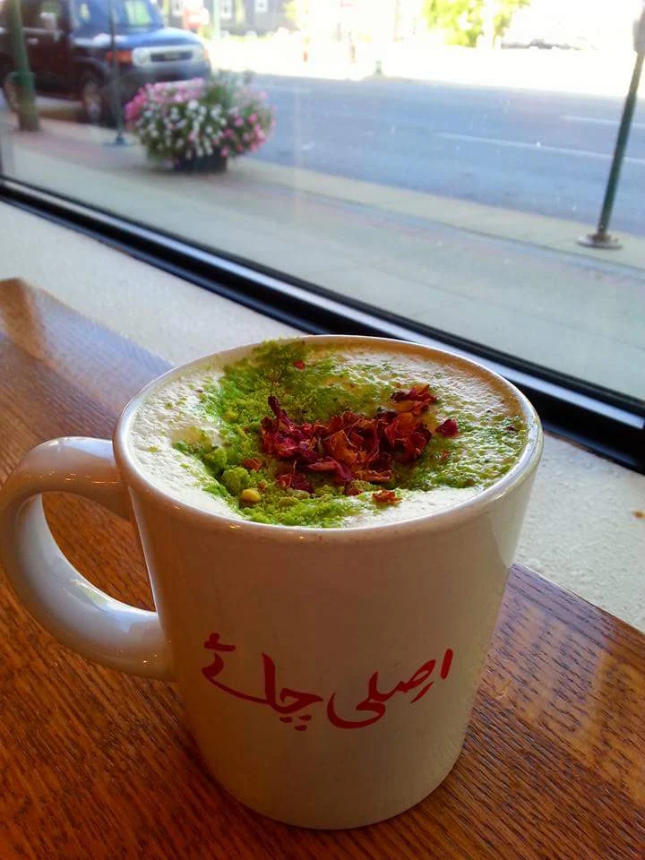 Pakistani Kashmiri Tea