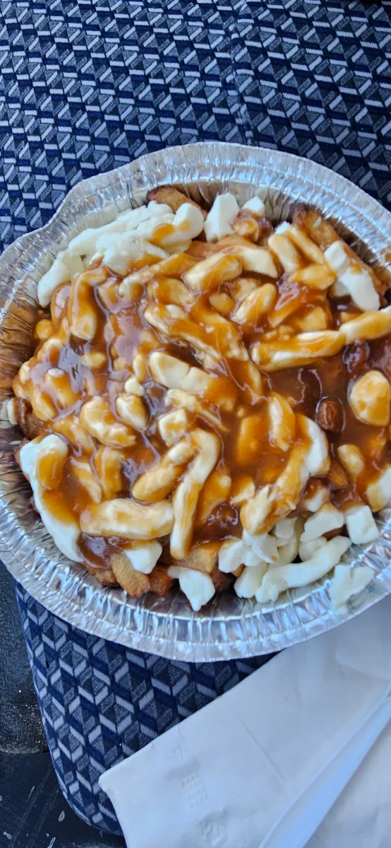 Poutine Classique Régulière Classic Poutine Regular