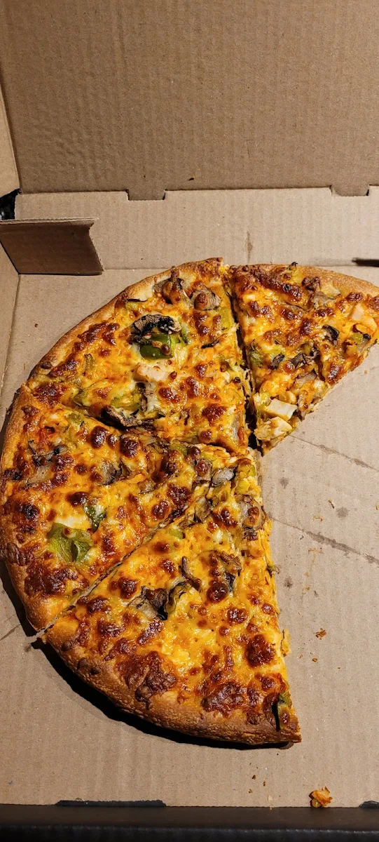 Mushrooms and Green Peppers on Thin Crust