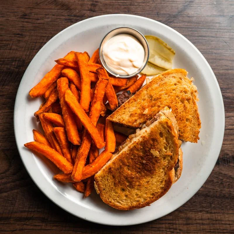 Sweet Potato Fries with Garlic Dip