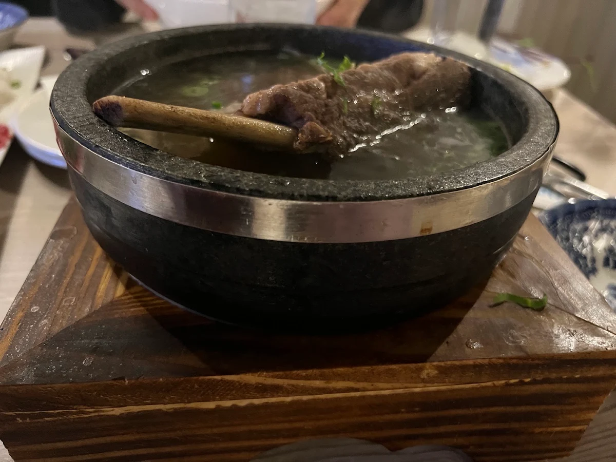 Sườn Bò - Short-Rib in a Hot Rock Bowl
