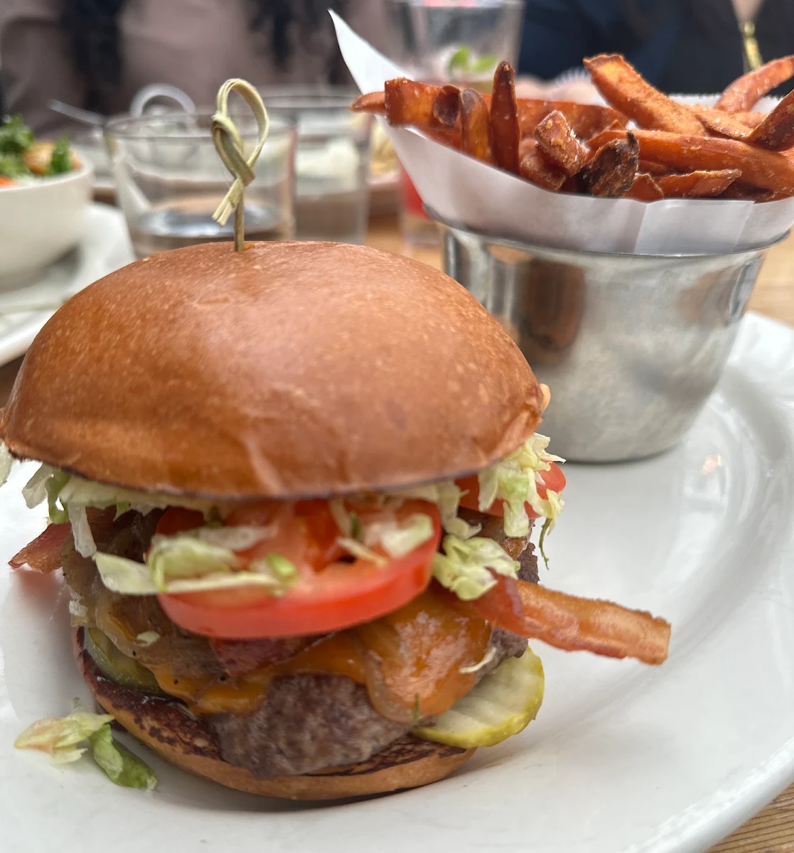 Traditional Pub Burger