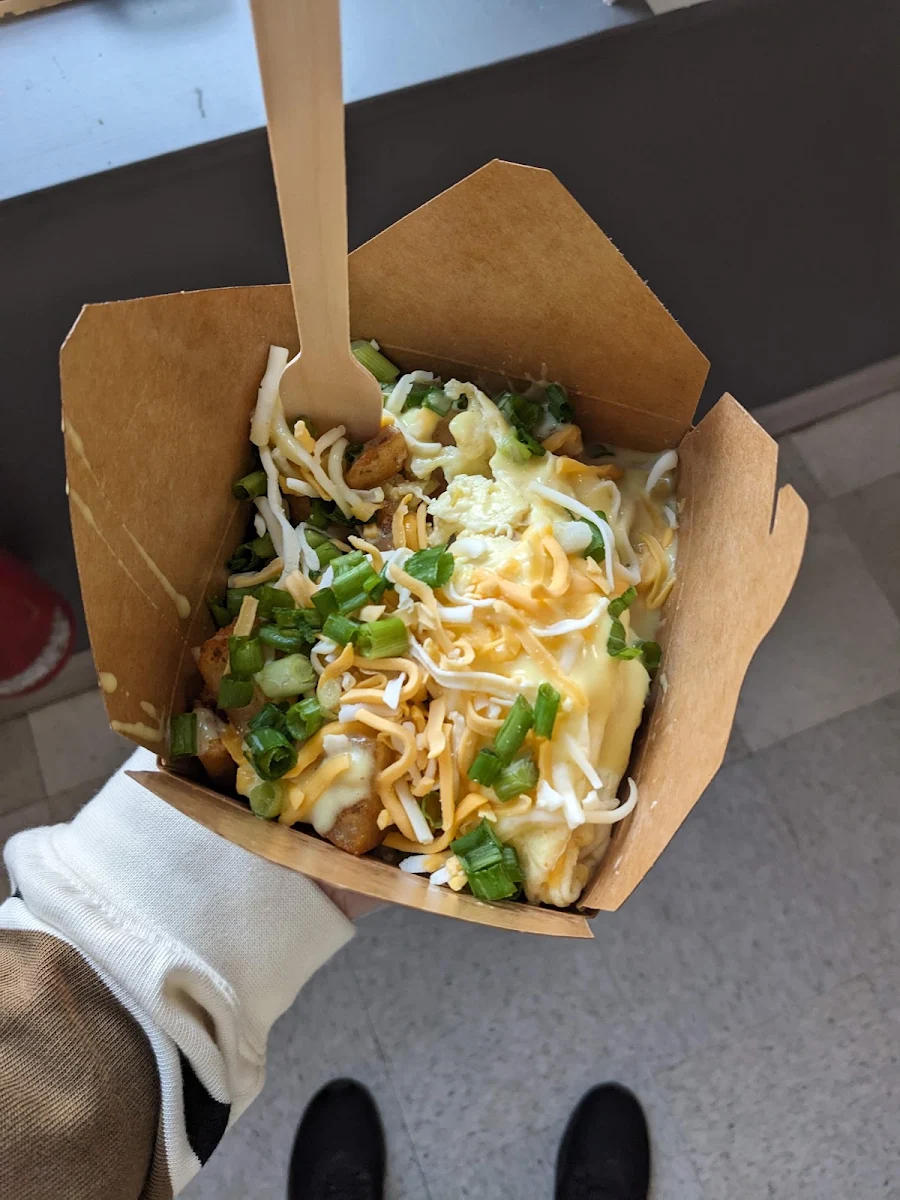Breakfast Poutine