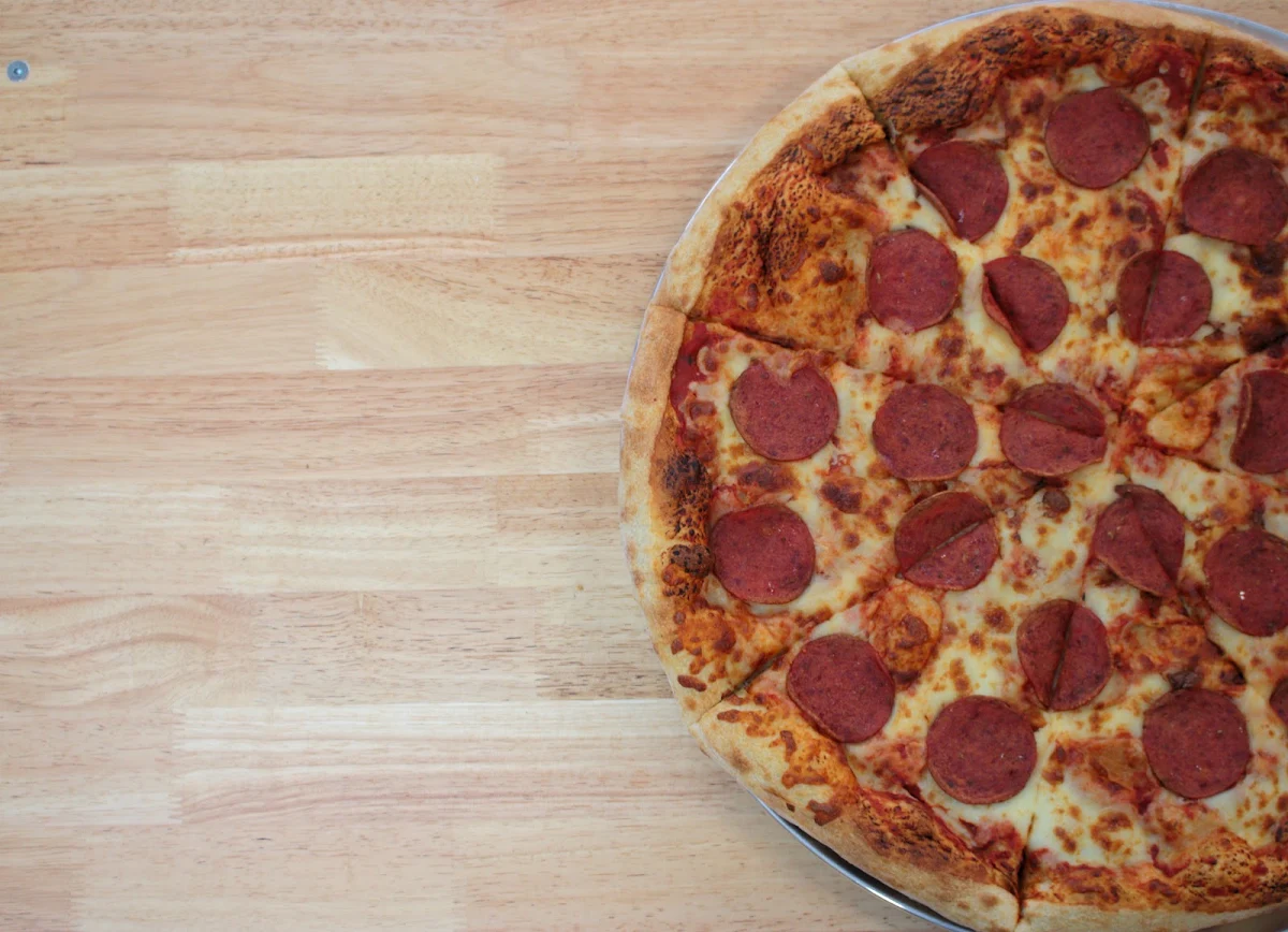 Large Pepperoni Pizza