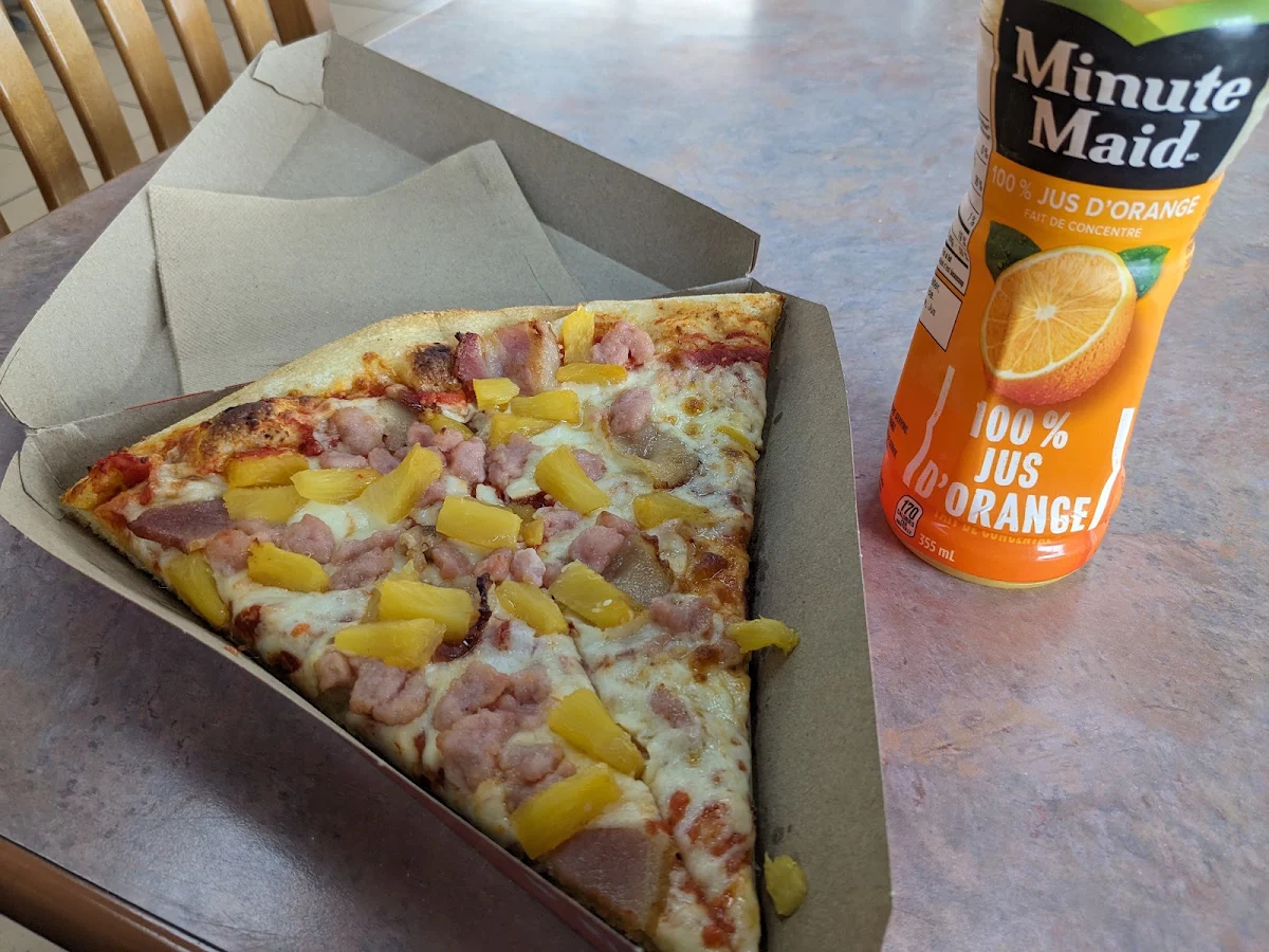 Tropical Hawaiian Pizza