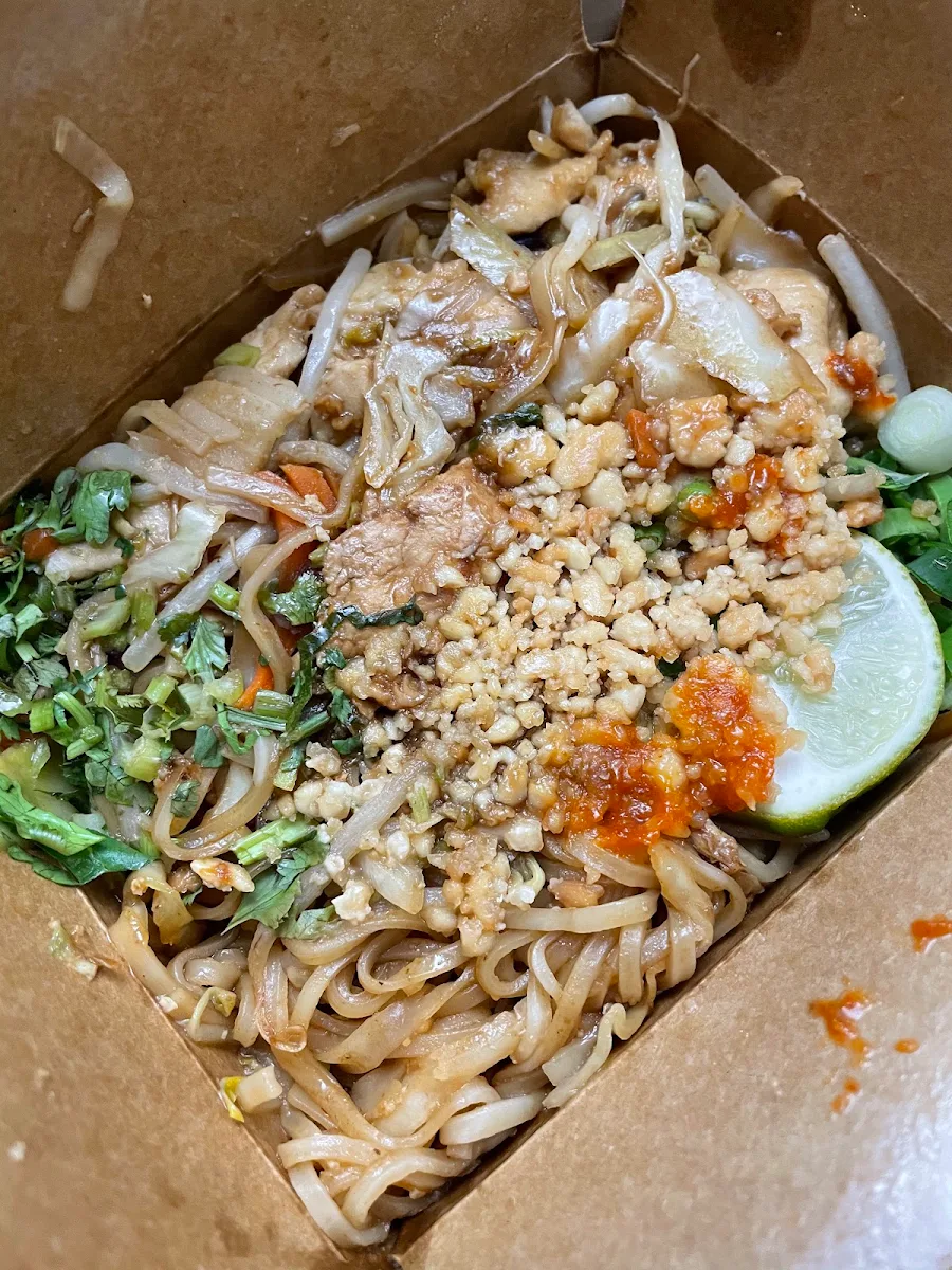 Chicken Pad Thai