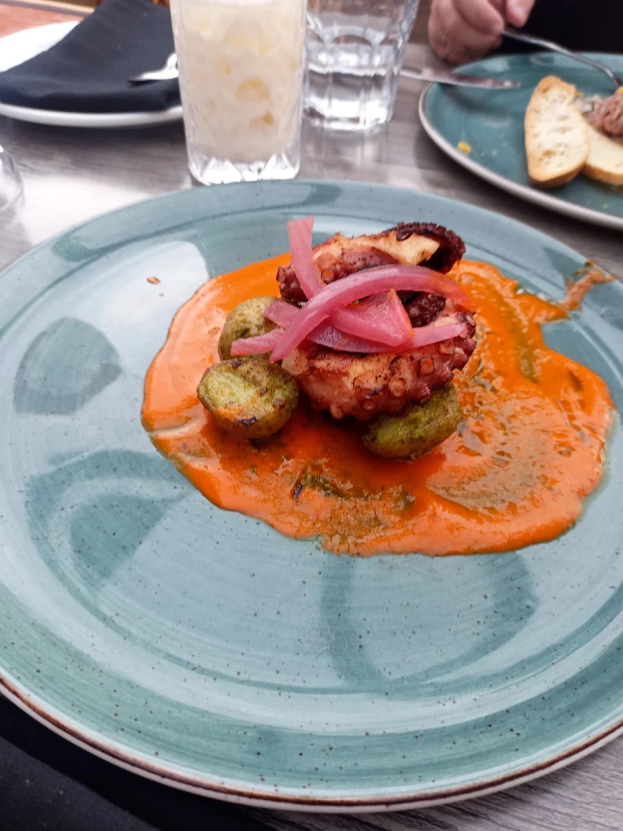 Pieuvre Octopus, Pura Vida Bistro