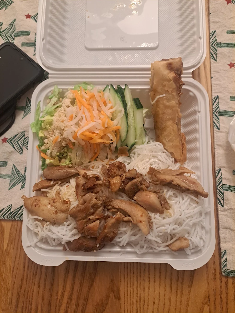 Grilled Chicken and Spring Roll with Vermicelli Noodels