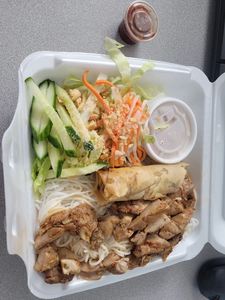 Vermicelli with Spring Rolls Bun Cha Gio