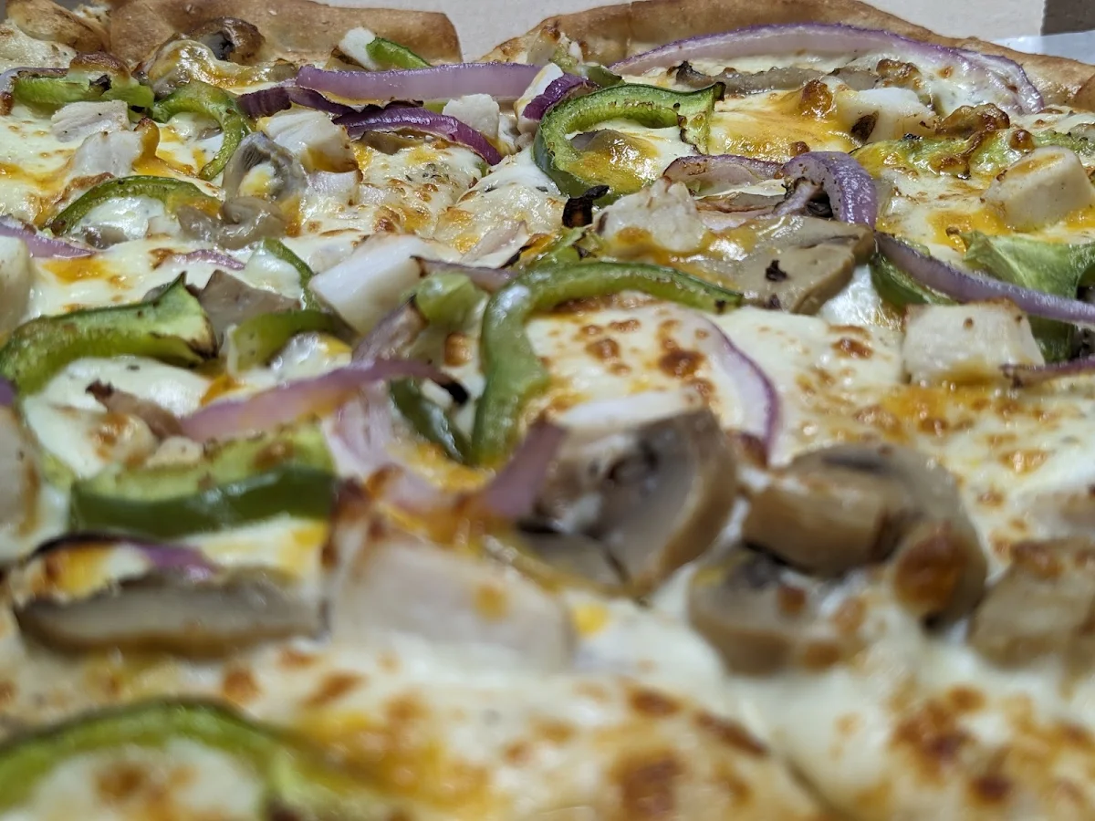 Grilled Chicken Pizza