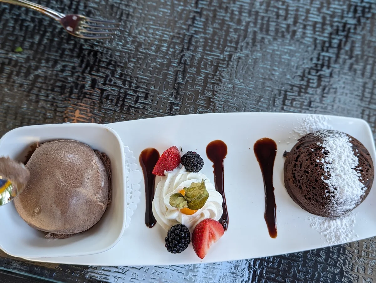 Hot Belgnan Chwcolate Lava Cake