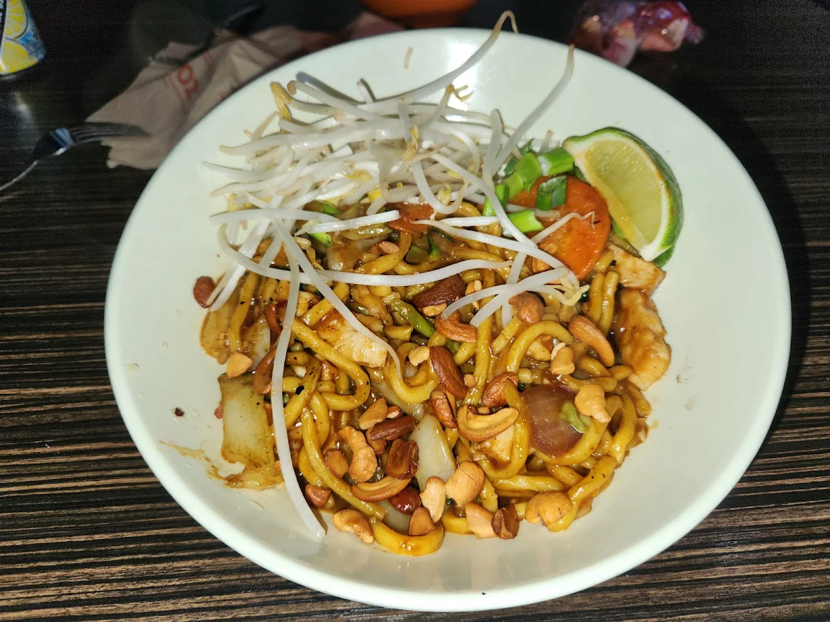Singapore Cashew Chicken