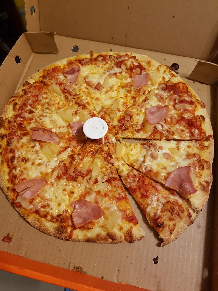Tropical Hawaiian Pizza