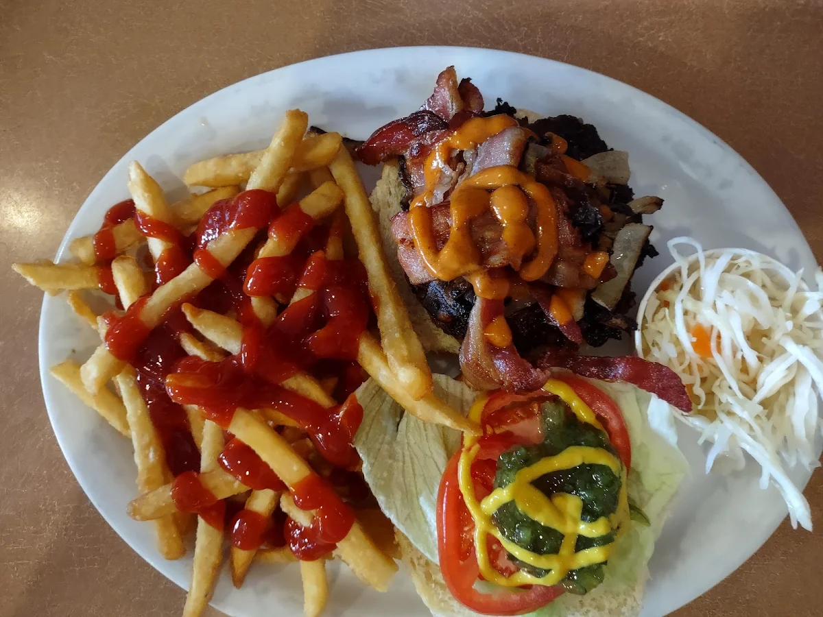 Kemptville Burger Combo