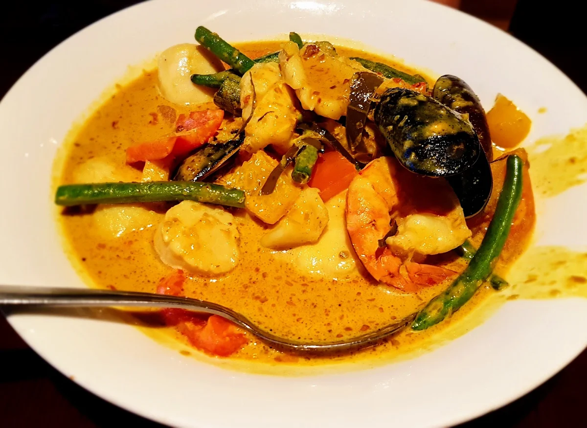 Gulai Seafood Trio