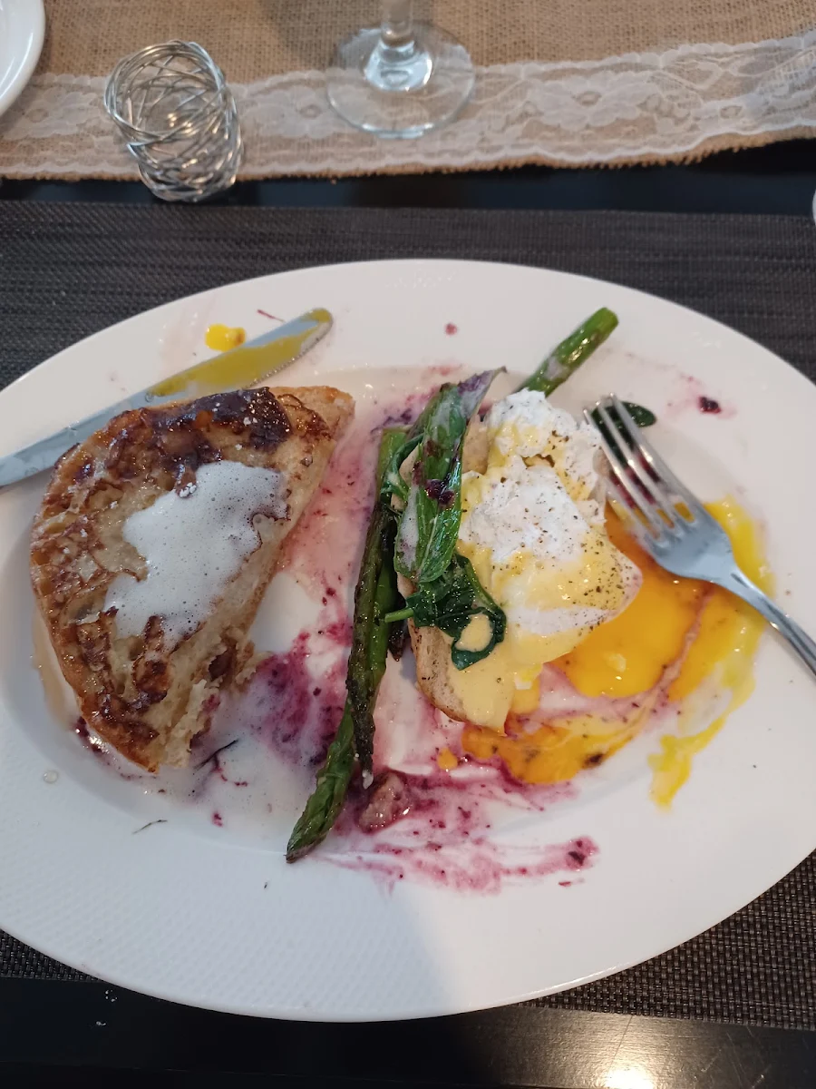 French Toast and Eggs Benny