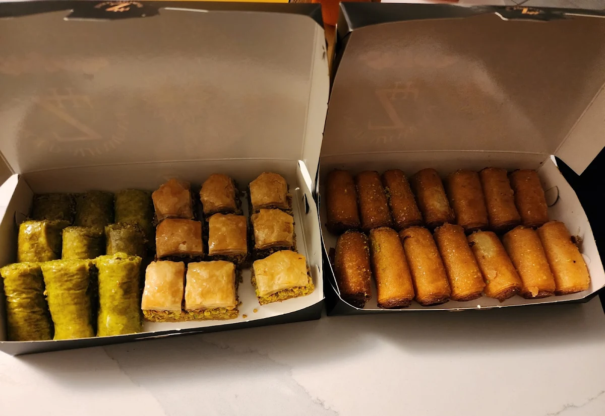 Baklava & Znood El Sit