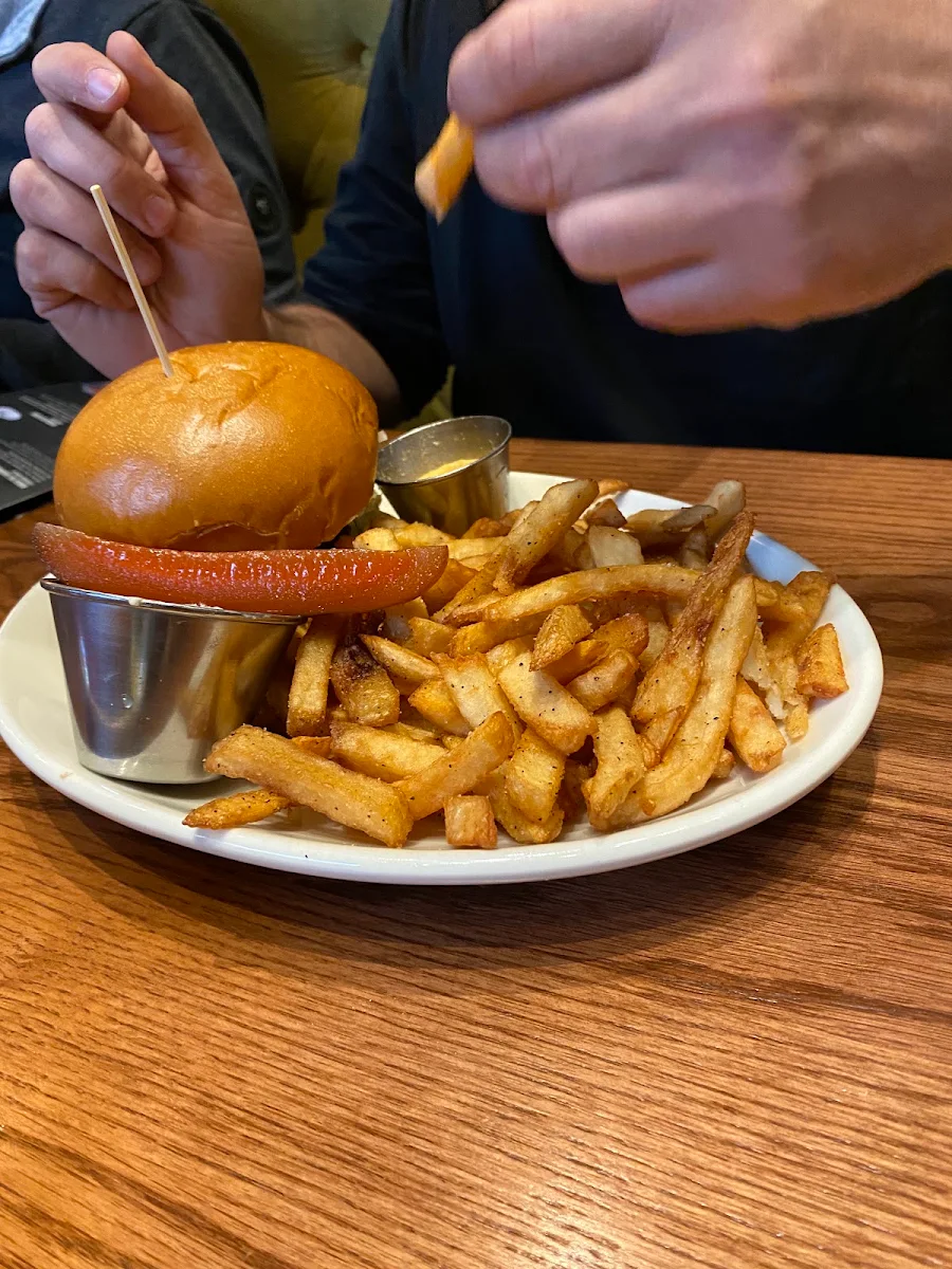 Burger de Bœuf Et les Frites de la Maison