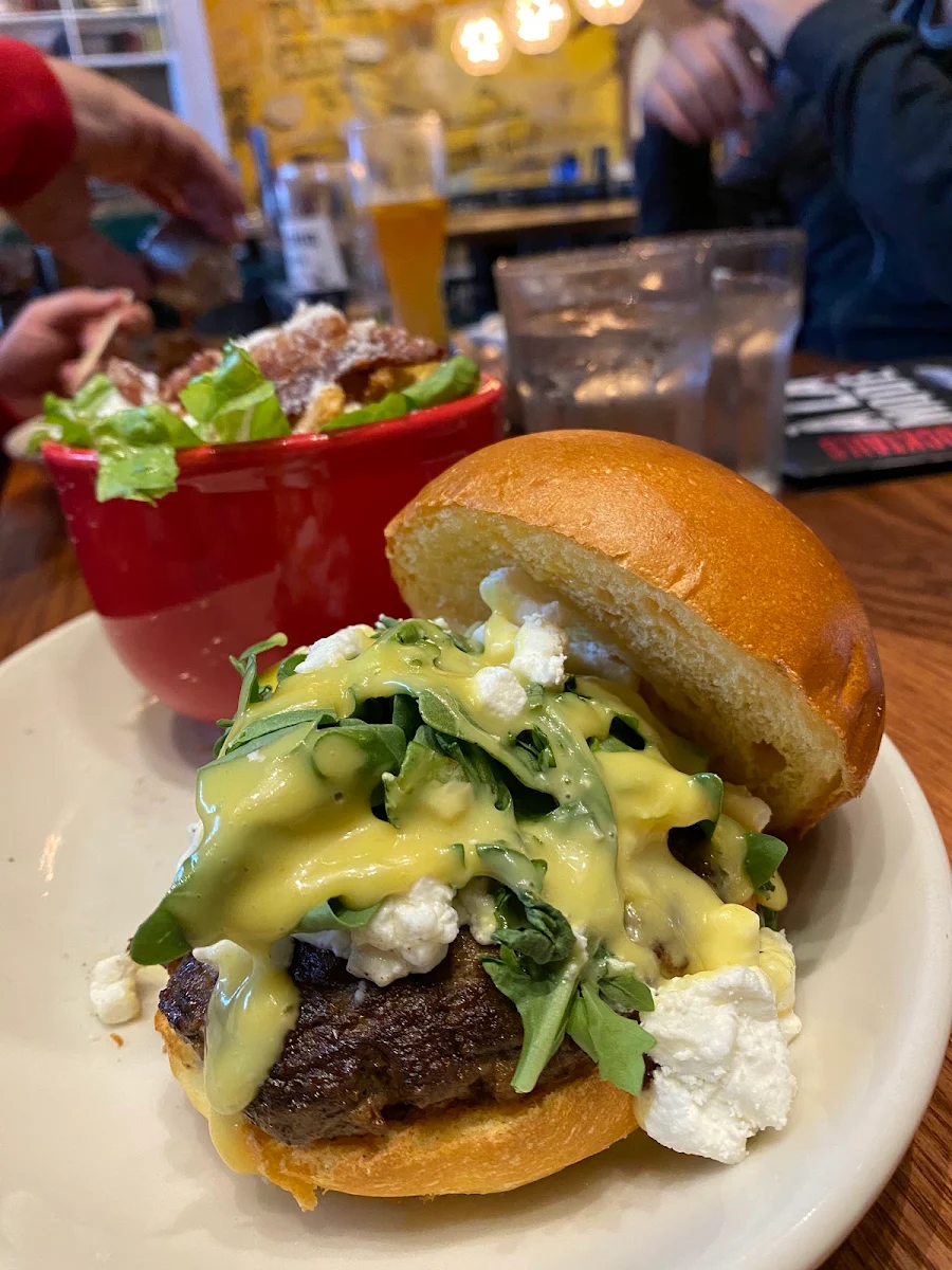 Burger la Chèvre The Goat Burger