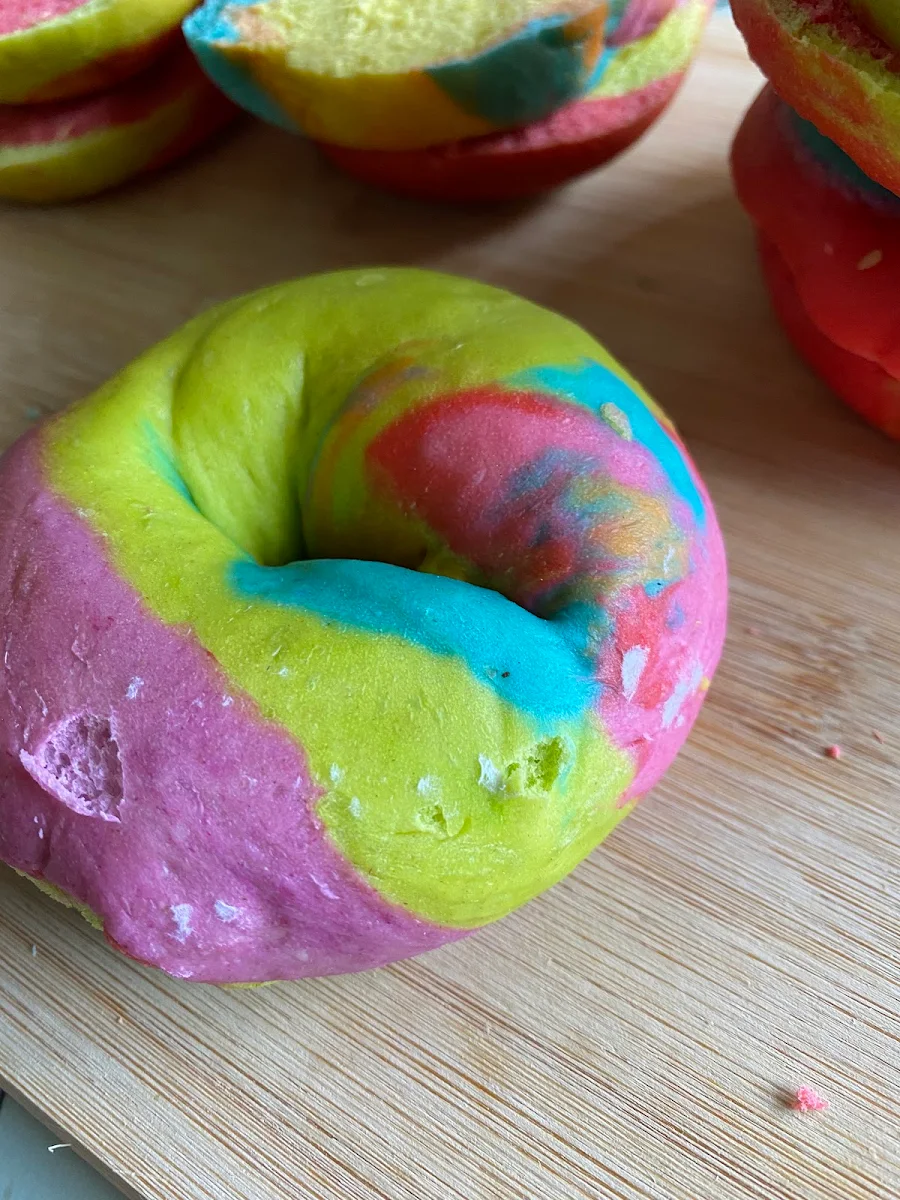 Highlights, Saint-Simon Bagel