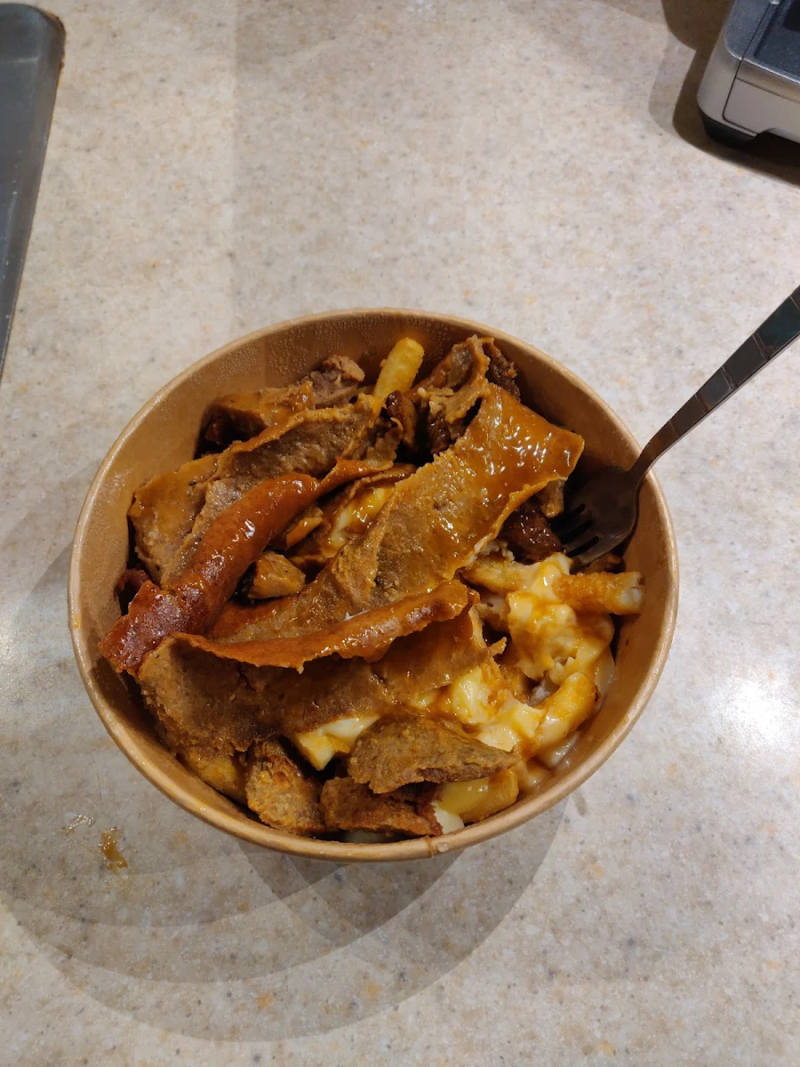 Donair Poutine, Tuque Shawarma
