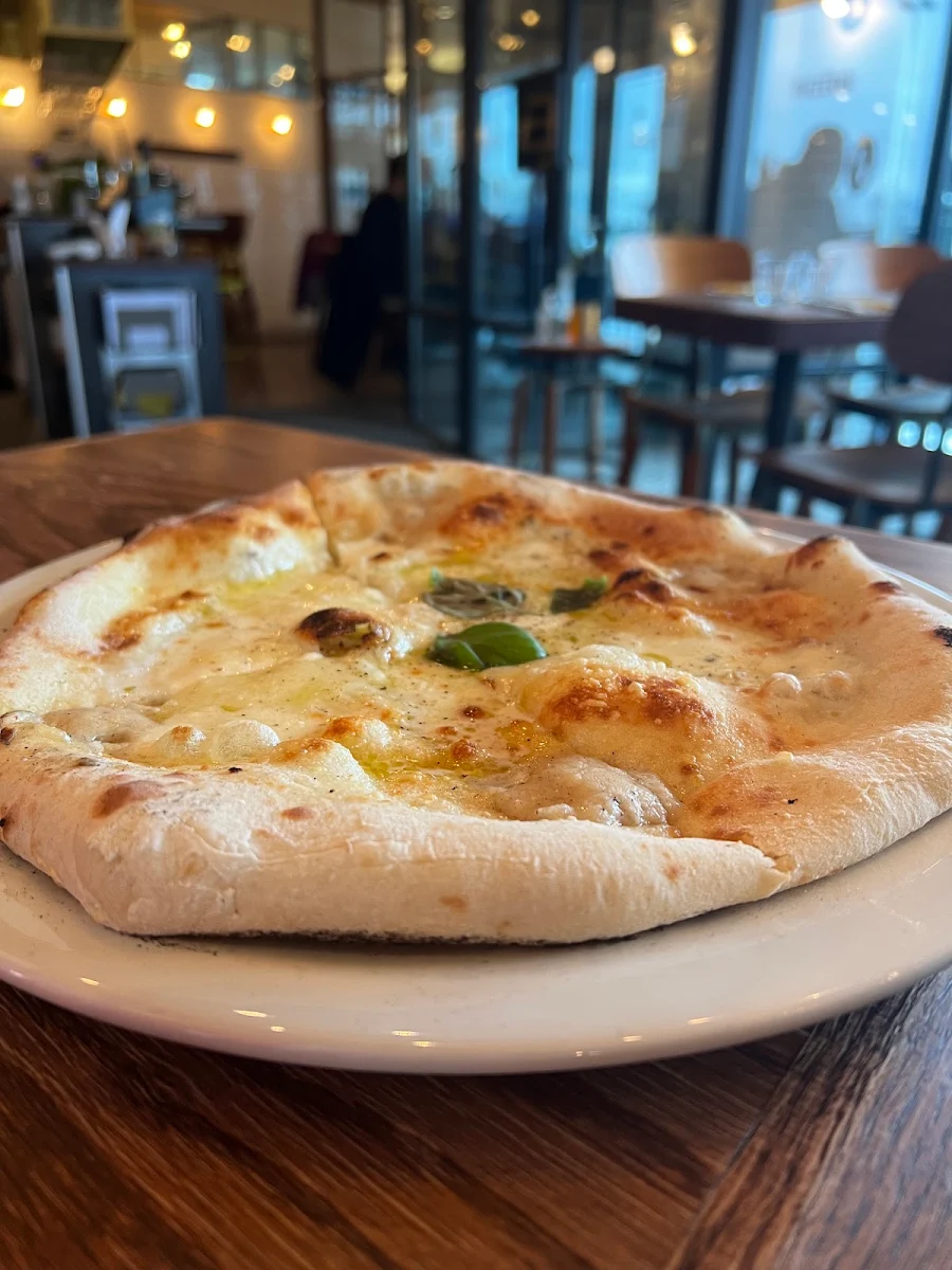 Pizza 4 Fromage, Pizzéria NO.900