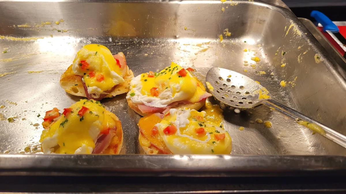 Eggs Benedict