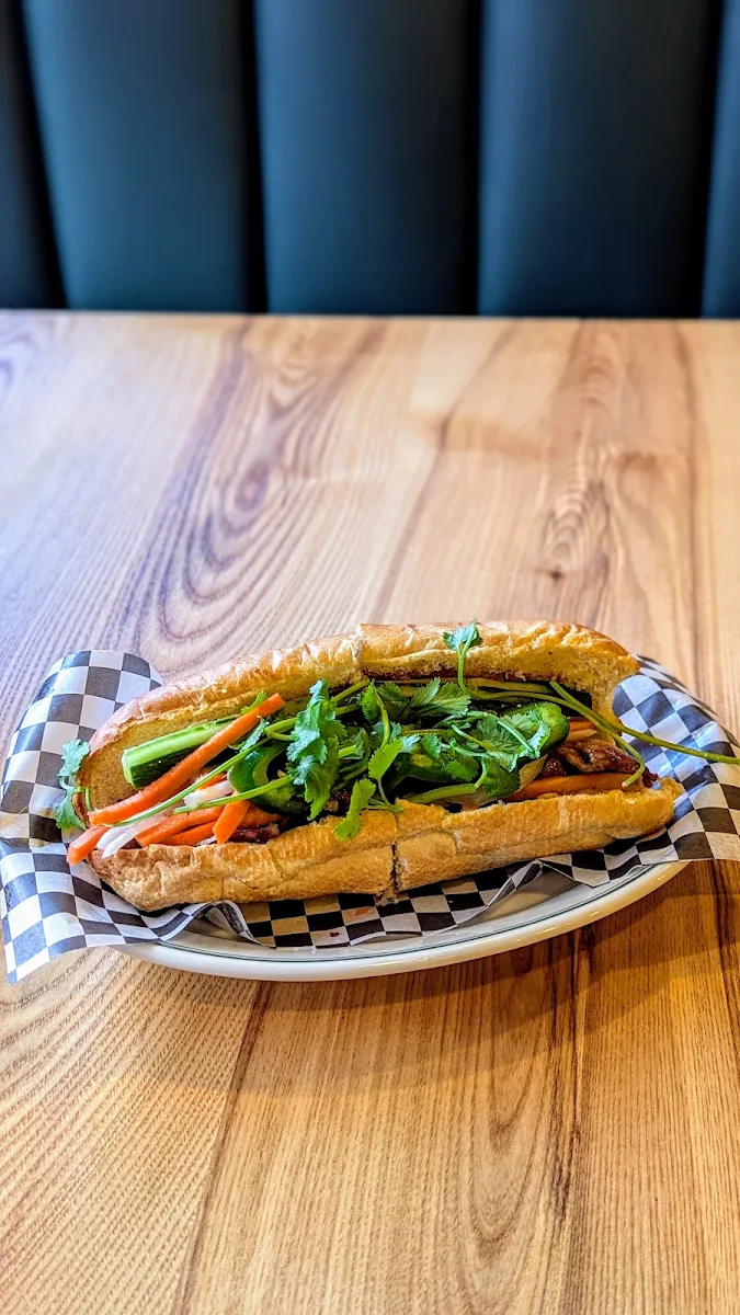 Bánh MÌ with Grilled Pork