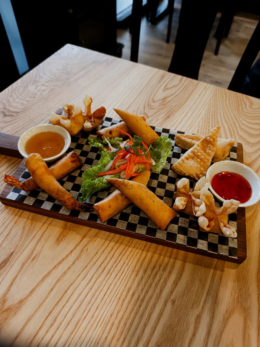 Thập Cẩm Chiên Shareable Platter