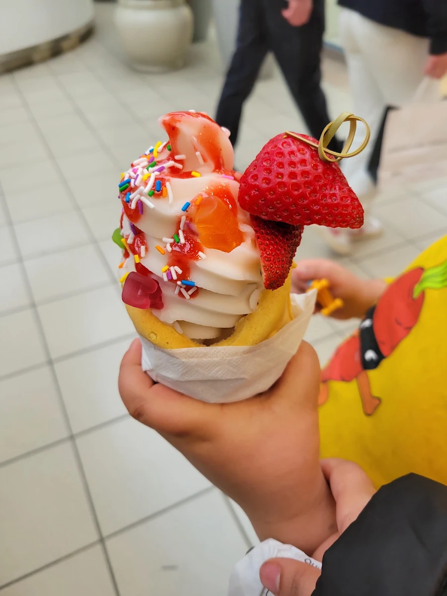Strawberry Ice Cream Sundae