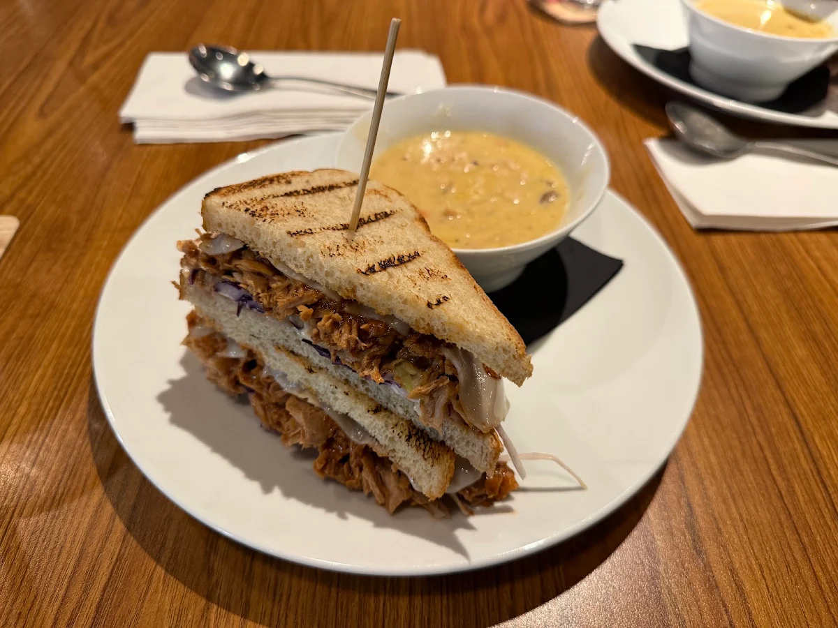 Pulled Pork, The Horse and Ryder Pub