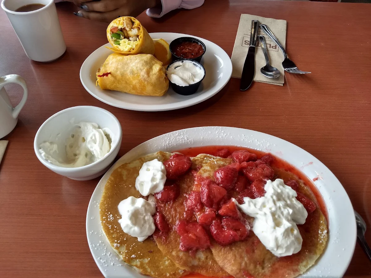 Strawberry Pancakes with Cream