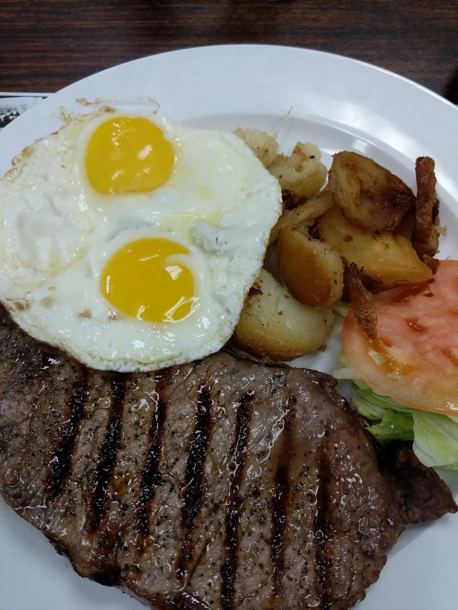 New York Steak & Eggs Toast & Home Fries