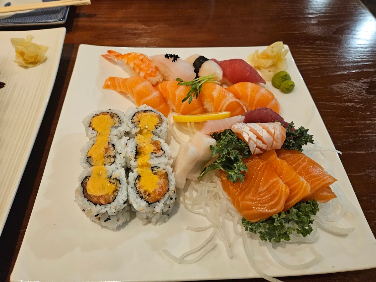 Sashimi Sushi Deluxe
