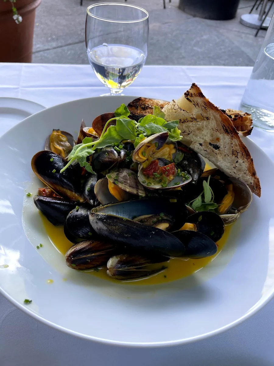 Salt Spring Island Mussels & Clams