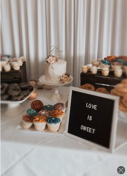 Donut and Cupcake Table