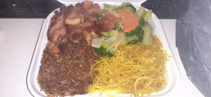 Chinese Fried Rice Cayenne Thin Noodles Grilled BBQ Chicken & Mixed Vegetables