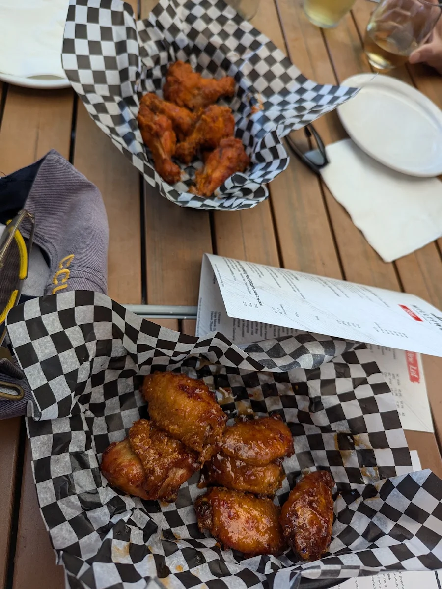 Siracha Honey Mustard Chicken Wings