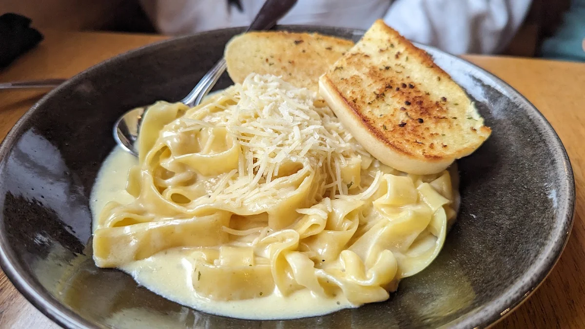 Fettuccine Alfredo