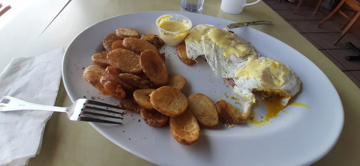Eggs Benedict